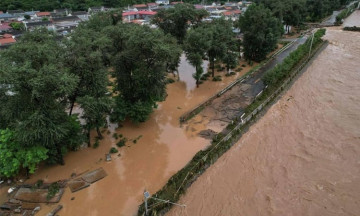चीनमा आएको आकस्मिक बाढीका कारण ८ जनाको मृत्यु, ४ जना बेपत्ता