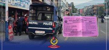 नेपाल प्रहरीकै भ्यानलाई ट्राफिकले काट्यो चिट