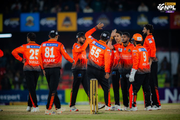 एनपीएल: काठमाण्डूविरुद्ध बलिङ गर्दै चितवन