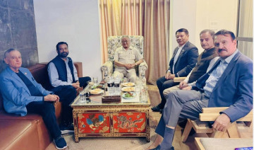 सानेपामा कांग्रेसका ६ भाइ भेला, महत भन्छन्– सरकारको समीक्षा गर्‍याैँ
