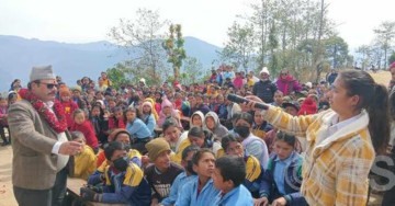 दैलेखको नारायण नगरपालिकामा बालबालिकासँग नगरप्रमुख कार्यक्रम