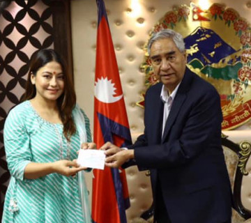 श्वेता खड्का भन्छिन् : भ्रष्ट राजनीतिज्ञहरूलाई विस्थापित गर्न कांग्रेसमा आएँ
