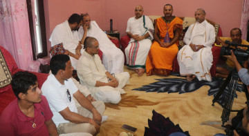 प्रशासनले धरानमा निषेधाज्ञा लगाएकोमा हिन्दू धार्मिक गुरुहरूको विरोध
