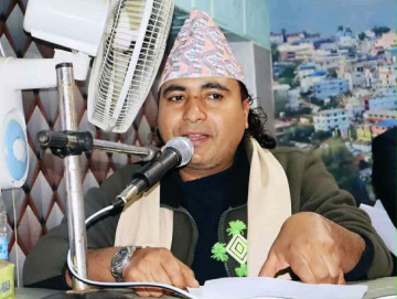 ...अनि प्रिय दाइले भने– डार्लिङ, आधा बधाई भन्छु ल !