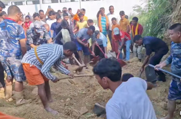 तिहारको लागि घर लिप्ने माटो खन्न गएका सिम्रौनगढका दुई जनाको ढिस्कोले पुरिएर मृत्यु, ६ जना घाइते