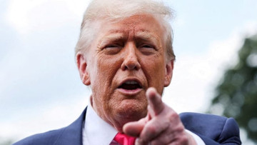 ट्रम्पको चेतावनी: भेनेजुएलाको हवाई क्षेत्र पूर्ण रूपमा बन्द मान्नुपर्ने