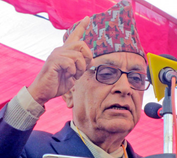 प्रधानमन्त्रीलाई लाेहनीकाे प्रश्न: दसैँकाे मुखमा हिरा, सूर्ति र तासकाे आयात खाेलेर कसलाई राहत दिन खाेजेकाे ?