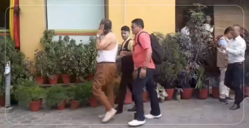 मेडिकल व्यवसायी दुर्गा प्रसाईंलाई होटलमै दलियो कालो मोसो