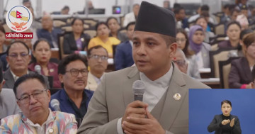 एमालेको प्रश्न– प्रधानमन्त्री सदनमा नआएर फेरि पनि सुकुम्बासी बस्तीमा डोजर लगाउँदै हो ?