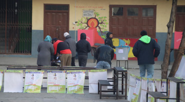 स्थानीय तह उपचुनावको मतदान जारी, ४१ पदका लागि ३७६ उम्मेदवार मैदानमा