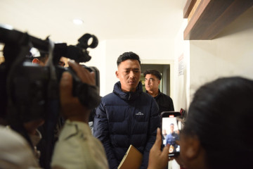 एन्फासँग वार्ता गर्न सातदोबाटो पुगे खेलाडी, प्रत्यक्ष प्रशारण गर्नुपर्ने अडान