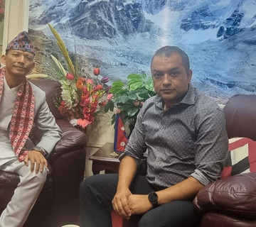 शहरी विकासमन्त्रीलाई भेटेर गगन थापाले दिए तीन सुझाव