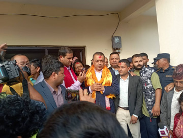 उम्मेदवारी दर्ता गराएपछि गगनले भने- संसदीय दलको नेता र प्रधानमन्त्री बन्ने प्रयास गर्छु