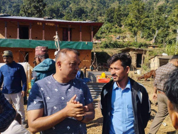 गगन-विश्वको समूहले भूकम्पपीडितका लागि बनायो २ वटा नमुना अस्थायी आवास 