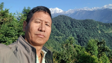 गाउँको बाँझो जमिनमा उम्रेका तितेपातीमा अवसर भेटेका गमप्रसाद (भिडियोसहित)