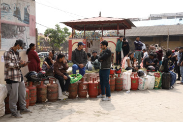 आयल निगमले भन्याे- ग्यासको आयात निरन्तर छ, अनावश्यक सञ्चिती नगरौँ