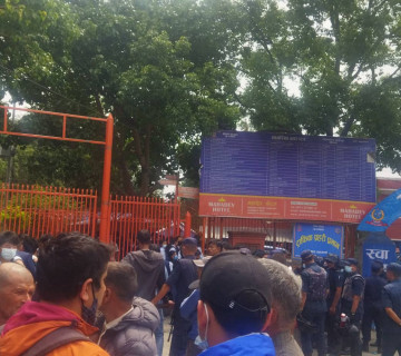सेन्ट लरेन्स कलेजका कोअर्डिनेटर जनार्दन अधिकारी प्रहरीकाे नियन्त्रणमा