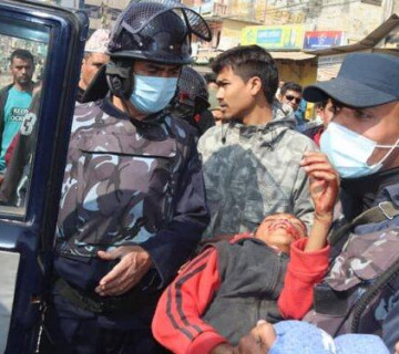 आन्दोलनकारीबाट बच्न भागेको मोटरसाइलको ठक्करबाट बालक घाइते