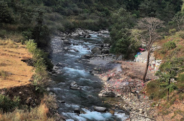 जथाभावी फोहोर फाल्दा तमानखोला र बडिगाडखोला दुर्गन्धित