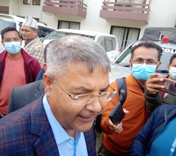 प्रचण्डको विचारमाथि गोकुलको टिप्पणी– अब लास्ट विकल्प चुनाव रोक्नु वा आकस्मिक वाम अङ्कमाल