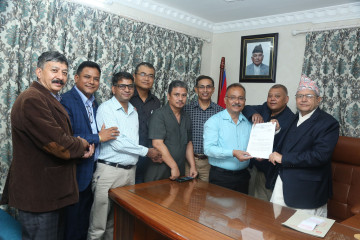 आफूहरूसँग छलफल नै नगरी विधेयक ल्याइएको भन्दै औषधि व्यवसायीले बुझाए सभामुखलाई ज्ञापनपत्र