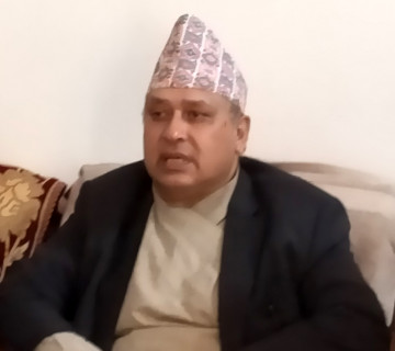 न्यायाधीश हरिकृष्ण कार्कीको प्रश्न- न्यायाधीशले कानुन हेर्ने कि सडकको जुलुस ?