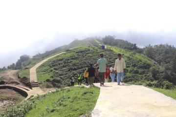 भोजपुरको हतुवागढीमा पदमार्ग निर्माण गरिँदै