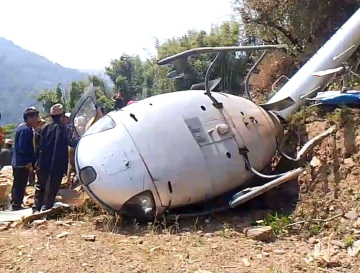 दुर्घटनामा परेको एयर डाइनेस्टी हेलिकोप्टरमा ५ जना सवार, एक जना गम्भीर घाइते