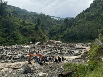 मेची राजमार्ग र तमोर करिडोर अवरुद्ध