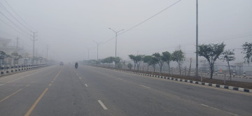 बाक्लो हुस्सु र शीतलहरले पश्चिम तराईमा चिसो बढ्यो, जनजीवन प्रभावित (तस्वीरहरू)