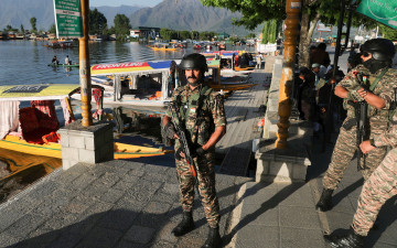 भारत र पाकिस्तानी सेनाबीच काश्मिरमा गोली हानाहान