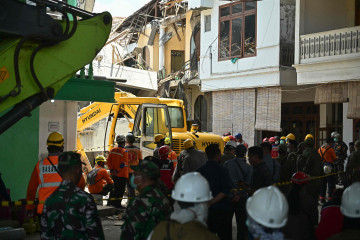 इन्डोनेसियामा विद्यालय भवन ढल्दा ९१ जनाको मृत्यु