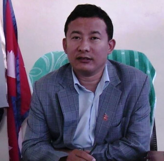 गठबन्धनबाट बाहिरिएर एमालेले नैतिकता प्रदर्शन गरोस्: इन्द्र आङ्बो
