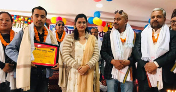 स्व. गजेन्द्रनारायण सिंह स्मृति पत्रकारिता पुरस्कार खत्रीलाई