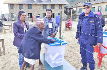 म्याग्दीमा १०७ वर्षीय वृद्धले गरे मतदान