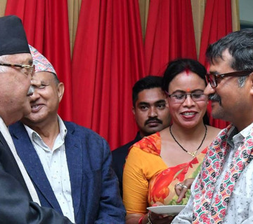 मेयरमा सिफारिस नभएपछि माओवादी छोडेका गौतम एमालेमा प्रवेश 