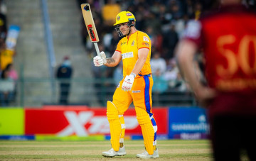 ब्राउन र विनोदको शतकीय साझेदारी, पोखरालाई १ सय ९४ रनको लक्ष्य 