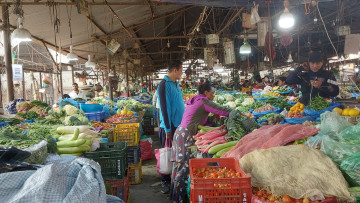 थाहा पाउनोस् आजको तरकारी भाउ- लोकल टमाटर किलोको ३५, अकबरे खुर्सानी २५०