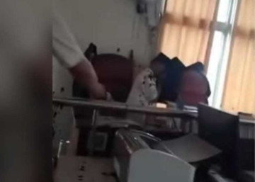 अफताब आलमलाई सफाइ दिने न्यायाधीश थारुलाई इजलासमै दलियो कालोमोसो 