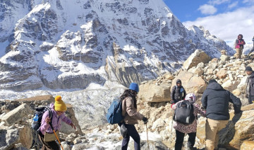 कञ्चनजंघा क्षेत्रमा खचाखच पर्यटक, भरिभराउ छन् होटल