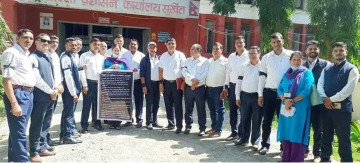 सुर्खेतमा निजामती कर्मचारी आन्दोलित