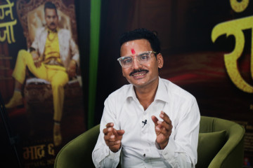 ‘माग्ने बुढा’लाई प्रश्न– धुर्मुससँग तपाईंको सम्बन्ध बिग्रिएको हो ?
