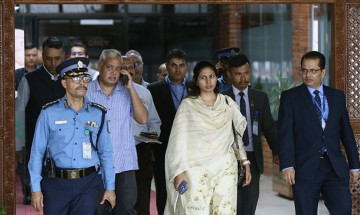 मर्स्याङ्दी बस दुर्घटनाका घाइतेलाई भेट्न काठमाडौं आइपुगिन् भारतीय राज्यमन्त्री खड्से 