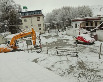 मुस्ताङमा भारी हिमपात: चराङ–लोमान्थाङ सडकमा सवारी आवागमनमा समस्या