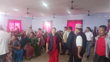 कोशी प्रदेशमा नयाँ मुख्यमन्त्री छान्न प्रदेश प्रमुख कार्यालयमा सांसदहरूकाे 'लाइन'