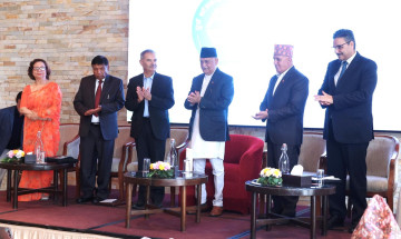 गभर्नर प्रकरणमा ओलीले भने- म प्रधानमन्त्री हो, तर सरकारमा म मात्र छैन