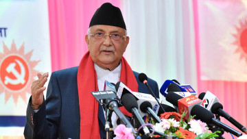 प्रचण्ड र माधवले नुवाकोटमा गोरु जुधाएजसरी नेपाली जुधाएर ताली बजाउन खोजेका छन्: ओली
