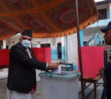 गण्डकी प्रदेशका मुख्यमन्त्री पोखरेलले गरे मतदान