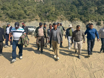 बीपी राजमार्गको पुनर्निर्माण धमाधम, रातिमा पनि काम गर्ने वातावरण मिलाउन मन्त्री घिसिङको निर्देशन