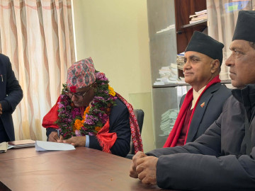 सुर्खेत २ मा एमाले नेता देवकोटाको मनोनयन दर्ता 